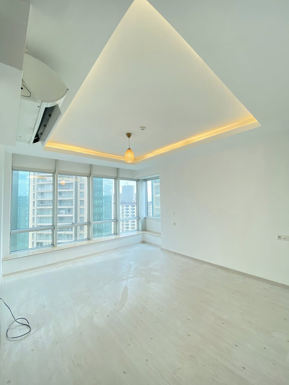 امپاير وينگ
🏢للايـجار  –  بۆ  کرێ

 ♦️– غرفتين و صالة  و مطبخ معزول / 1+2

 ♦️ –  لمزيد من معلومات تواصل على واتساب:

يوجد عروض للايجار و بيع و شراء في مربع الذهبي :

0750 099 89 89 📞

عقارات مۆنیتەر Monitor Real Estate
