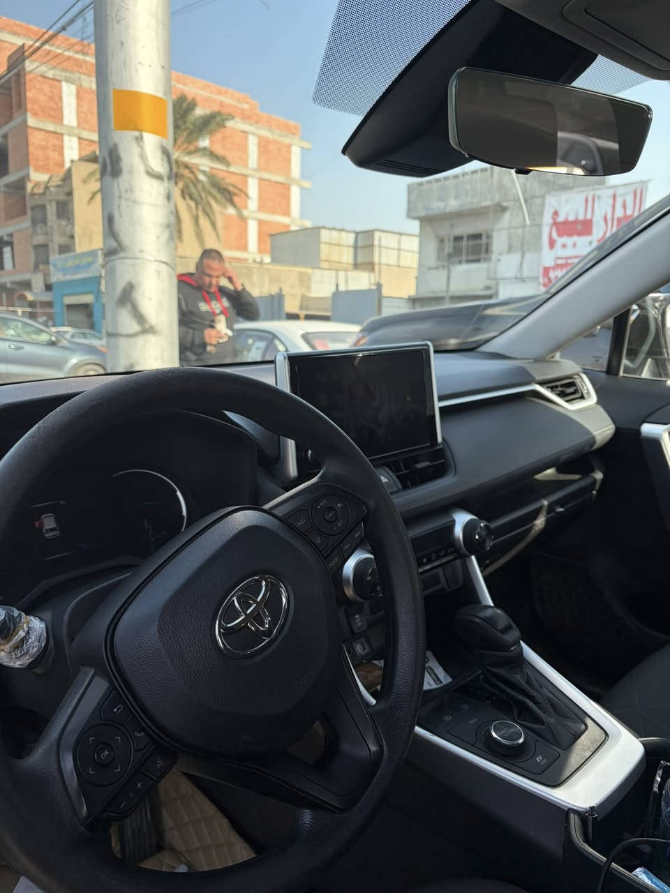 السلام عليكم راف فور 2023 هايبرد ياباني مو صيني
وارد امريكي صور الحادث موجوده 
حادثها كلش بسيط والسيارة نظيفه 
تجي فئه الجبليه نسخه اعلى مو العاديه 
للاستفسار ***********
مكان بغداد شارع فلسطين
