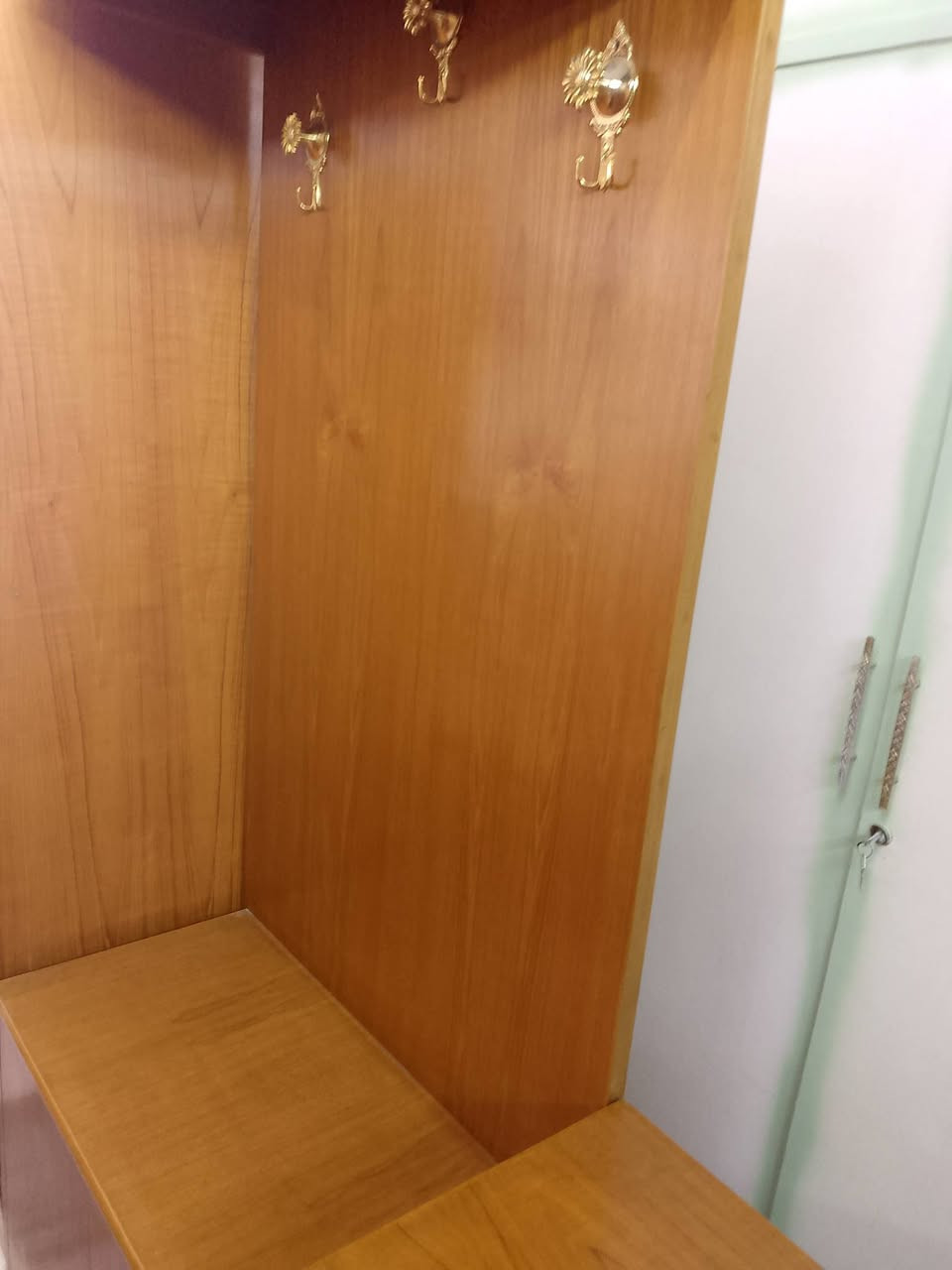 تعلن معرض جسار للمزاد العلني عن وجود غرفه نوم سته ملحق صاج طبيعي داخل وخارج طبيعي لاتصال على *********** اهلا وسهلا بكم
