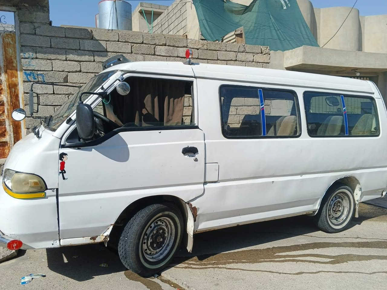 السلام عليكم للبيع كيا نفرات هوندايه موديل 2000 رقم دولي واسط كيرمحرك شرط الشرعي بلموصل تحويل السياره صافي غرامات هيه صفر السعر 58 وبي مجال.   ***********
