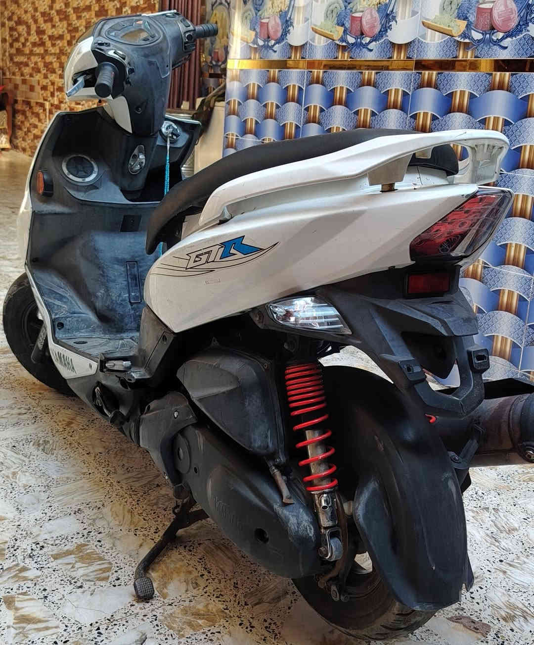 سلام عليكم جيتي آر للبيع كفاله عامه العنوان بغداد مدينه الصدر السعر مليون و بيهه مجال حك الجيه رقم الهاتف ***********
