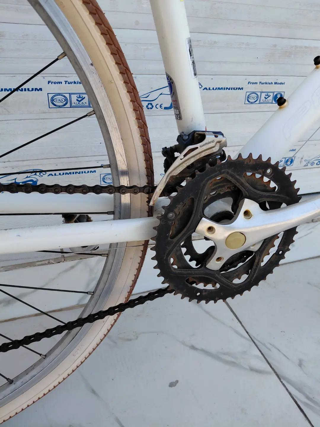 PRECISION C700 ارتفاع الفريم 46 فول المنيوم ماشة حديد 3 × 8 سرعات من SHIMANO ويالة طبقتين كمبليون تايرات 700 / 37 جاهز ومرتب السعر 165 الف شامل التوصيل    ✈يوجد توصيل لجميع المحافضات ✈ كركوك مدخل سايدين حي الاسرى والمفقودين  معرض ابو شيفان ( *********** )
