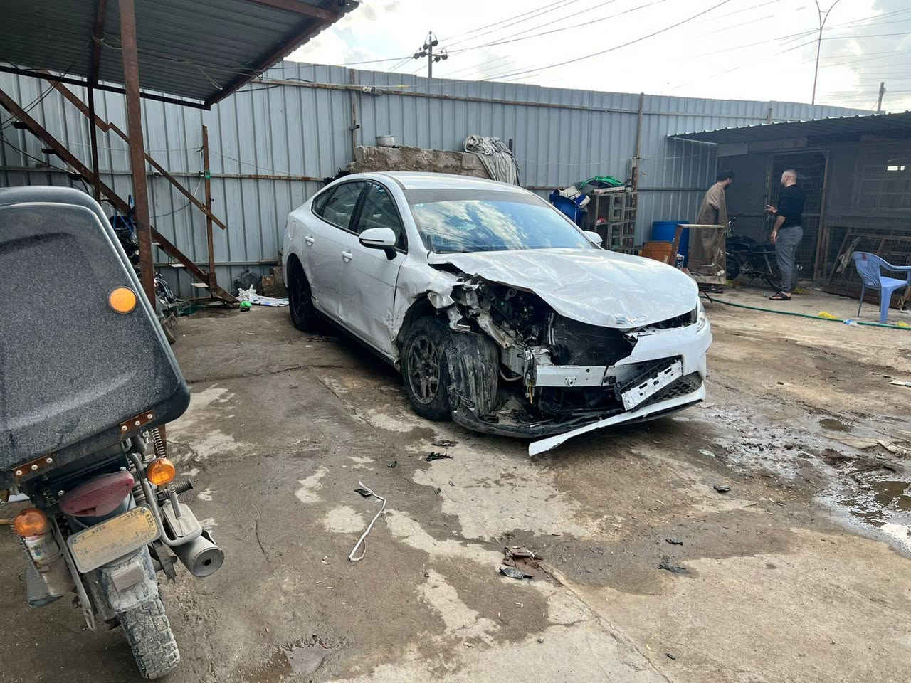 بي واي دي موديل 2025 رقم بغداد تحويل مباشر بيها حادث موضح بالصورة تباع عل حادثها مكان بغداد الاتصال ***********رقمي ***********
