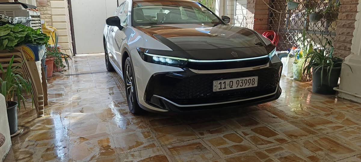 السلام عليكم كراون فول خليجي عبد اللطيف موديل 2024 ماشيه 33 مكفول صبغ وبارد السعر 335قفل ***********
