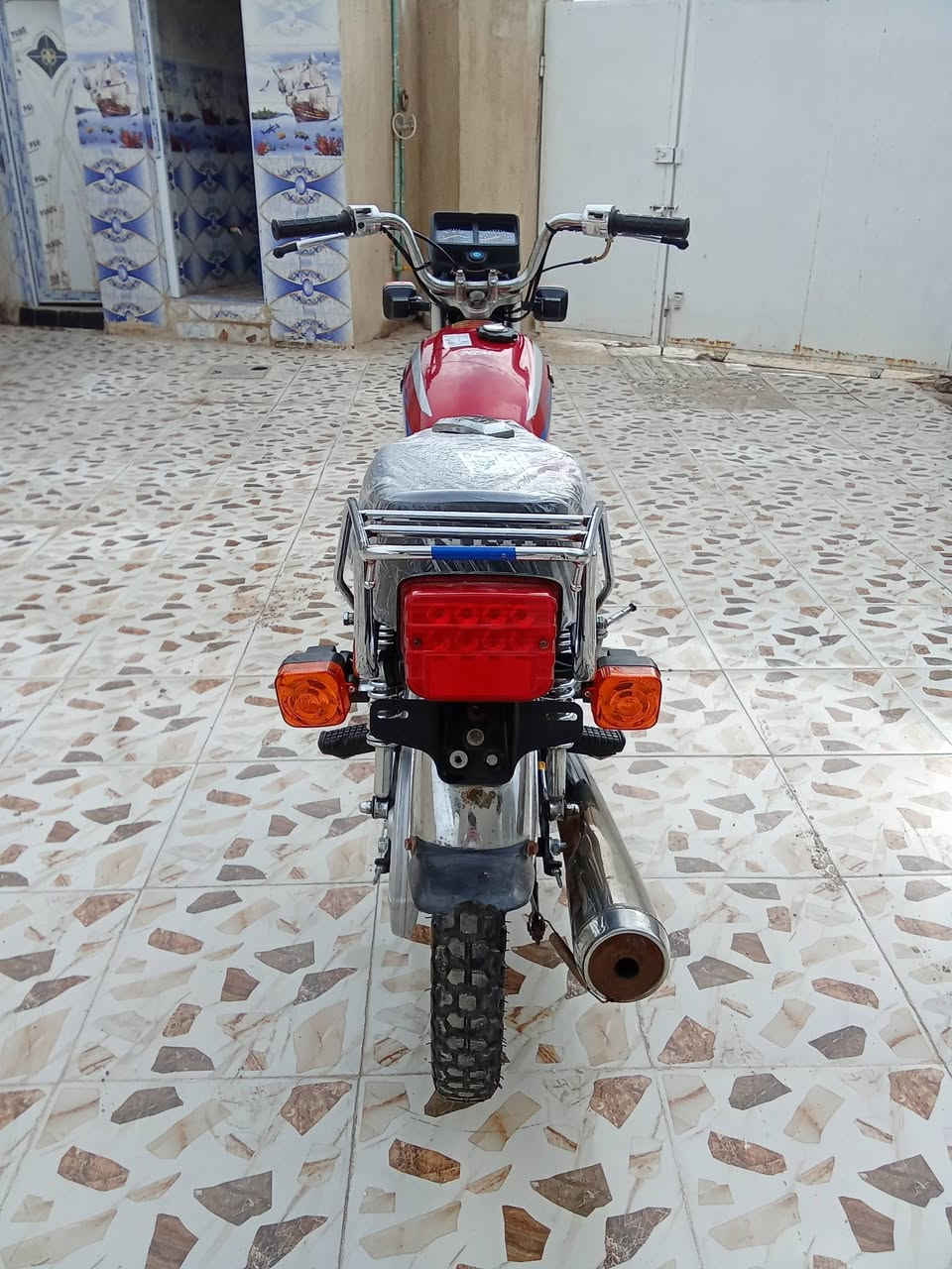 السلام عليكم شباب شاصي 13 تعمير 24 دراجه حلوه خير من الله تعمير اصلي السعر 600 وبيها مجال مكاني كوت شارع النفط ***********
