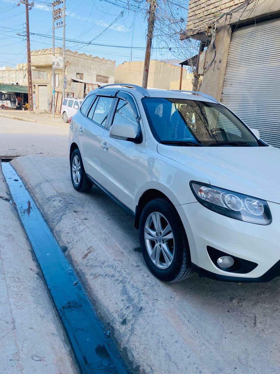 سنتافيا للبيع موديل ٢٠١١ وارد خليجي شركة العامه المواصفات المعروفة ٦ سلندر ٧راكب ٣قطع تبريد شاشه كبيرة كامره حساسات خلفيه مري شفط ماشيه ١٨٢ حقيقي بيها ملاحظات بسيطه التواصل ***********
