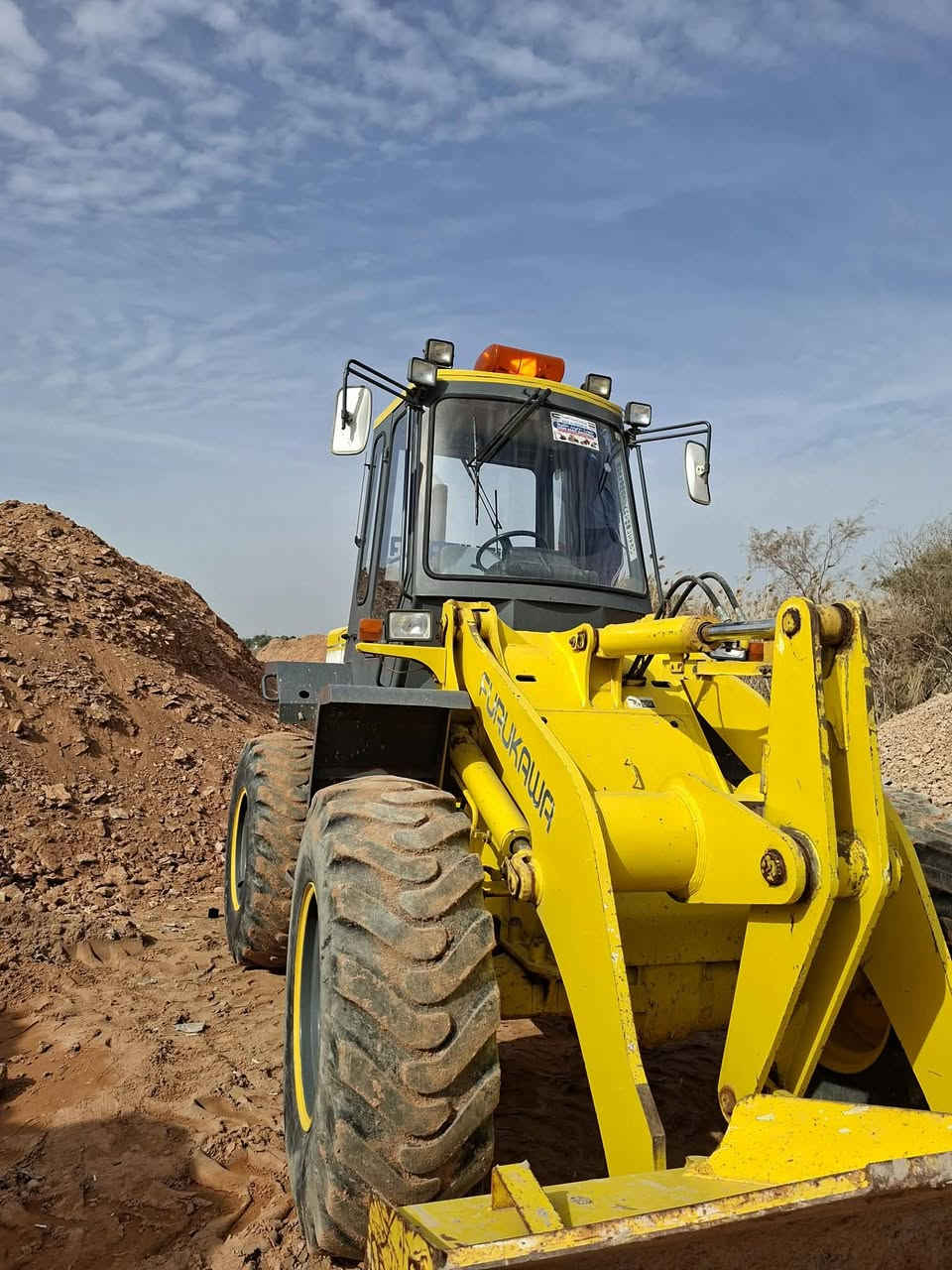 سلام عليكم شفل فوركاوه حجم 310 محرك ازوزه 4سلندر وارد يابان تخم تاير دخول جديد ساعات العمل 2000 كفاله عامه العنوان الديوانية ***********
