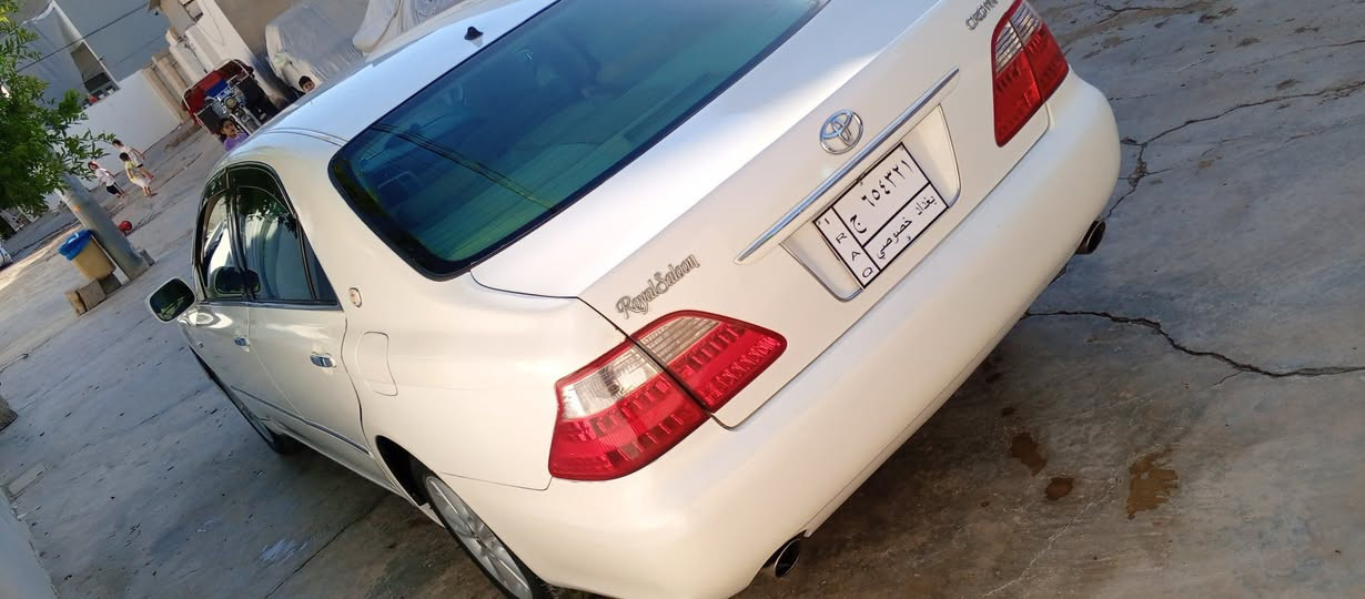 بەناوی خوای گەورە شاهینە 2006 ڕۆیاڵ ساڵۆن ،بەصمە ڕەساسی ، بەصمە حورکراو هەر 4 جامەکانی بەبەصمە بەرز و نزم ئەکات ،6 بەصمەیە،ئاڵتونی بازاڕ گێڕ گەورەی مەکینە بچوکی بێ دوکەڵ، ناو زەردی دوو دوگمە ،تەبریدی؟بەستراوە وەکو بەفر وایە بێ چرکەیە ،چرکەی تیابوو 100 دۆلار ببڕە ،دوو پارچە ئەوروپا بۆیاخی هەیە ،کۆدی بۆ کراوە بێ کێشەیە ، بەشەرتی 100 فیتەر ، کەڤەر گۆڕاو و شانصی کۆسەرە و قرچ و دەعمی نیە،سەقفی بۆیاخ نیە،  هەمووی بەشەرتی 100 فیتەر و 100 سۆنەر ،128 هەزار km حەقیقی  ڕۆشتووە ،سارد و چاڵ و قوپاوی ،لێدراوی نیە پێش و دوای کەپسە ،مەکینەی نوزەی شەریکەی یەت ،abs و شاشە و کامێرا و بلوتوز و داری بەردی بەشەرت ،جامی پێش و دوای هەڵگیراوە ،مەسروفی زۆر، زۆری کراوە ،سەیارەکە جاهزە ،هی مەعرەز نیە هی ماڵانە ،یەک دەستە ،چوار تایەو ویلی لۆک لۆکی لەژێرە ،نرخی 48 گەڵا و مەعامەلە لەکەلارم *********** قیست و قەرز و گۆڕینەوەمان نیە لەگەڵ ڕێزمدا
