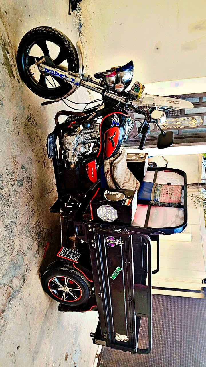 ستوتة موديل 21 شاصي مكفول من قطرت الحيم تجي وشوف الركبة اذا مو شركة تاخذهة بلاش اوراق  بليتة بيهة ستوتة أصولي  تايرات صار سبوع من شادهن ويالة بيئم اصلي لايت زنون أشاير لد مكينة 23 مكينة خرسة شلعة معدل تشك الكاع ستوتة مفولة علا اخير حباية السعر 1650 بيهة مجال مكاني بعقوبة شراي خابر وتعال وبيك خير وتدلل ‏‪***********‬‏
