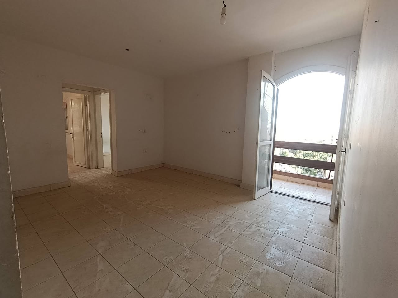 للايجار شقه 70 م  اسكان عاملين بالخارج المغتربين غرفتين وصاله وحمام ومطبخ دور رابع اخير  شارع الشهر العقاري أمام نزهه العبور  وحى الاسكان العائلي أمام المدارس وجميع الخدمات مطلوب اسرة فقط
 المطلوب4000
ج للتواصل 01062666784
01014272222


**إذا كنت صاحب هذا الإعلان وتريد حذفه لأي سبب، رجاءا أرسل رسالة إلى الدعم الفني**