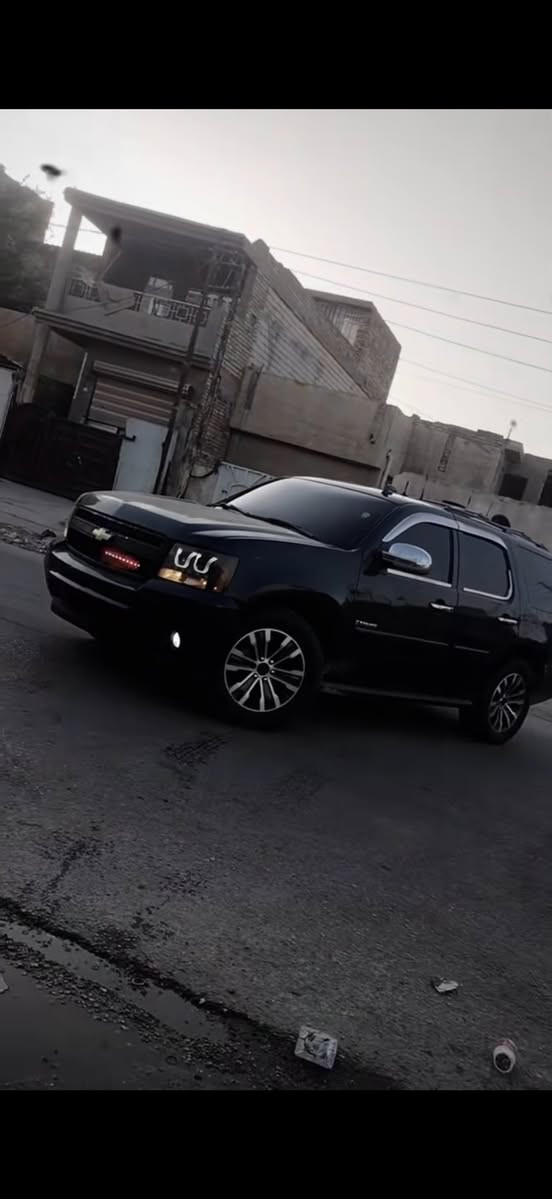 السلام عليكم تاهو موديل 2008رقم صلاح الدين بيهه واجهه أصوليه بدون تحول  مكفوله من الكص والعيب الشرعي ارقام صدامي قديم عندي وكاله عامه ام الباركود السعر 105بهيه مجال قليل جدا المكان بغداد الطالبيه رقم الهاتف***********
