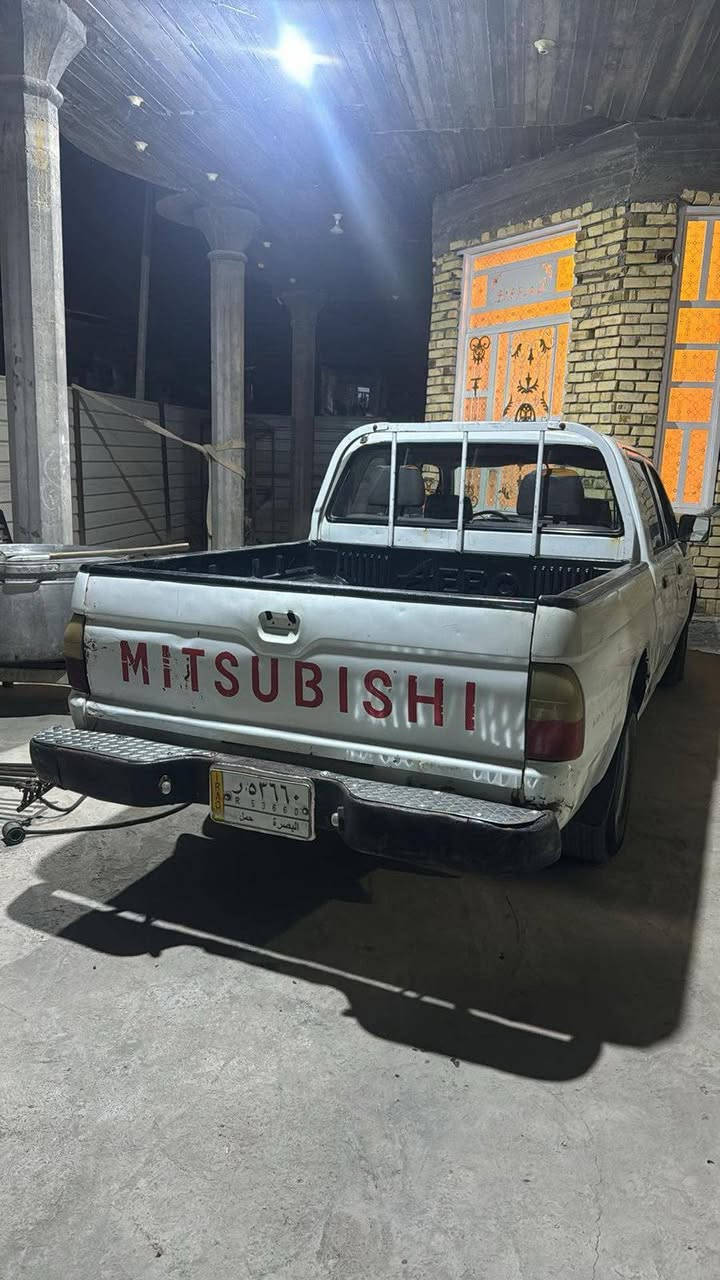 السلام عليكم بيكم مستوبيشي للبيع مديل  2002نضيفه رقم بصره بسمي تحويل ثاني يوم سنويه تنتهي ٢٠٣٠ حلوه ونضيفه كير عادي محرك اكسن. شاصي كهربايات كله شغاله  تخم تاير مكفولات مكان البصره قرنه بني منصور ..    ***********واتساب
