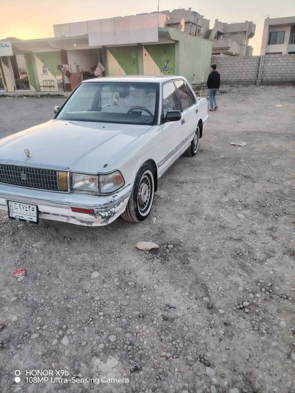 السلام عليكم سيدان موديل 1989 رقم بغداد مشروع وطني سنويه إلى 2027 شرعيه بديره شرط التحويل اصلي يسار كير ومحرك شرط الصدر امامي خلفي جديد طخم تاير جديد كهربائيات كل شغاله السعر خاص ***********
