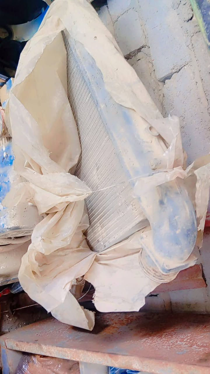 كولر عدد اثنين+ شاحنه بطاريات استخدام قليل للبيع كولر الصغير 150 الف كولر الكبير 170 الف للاستفسار ***********
