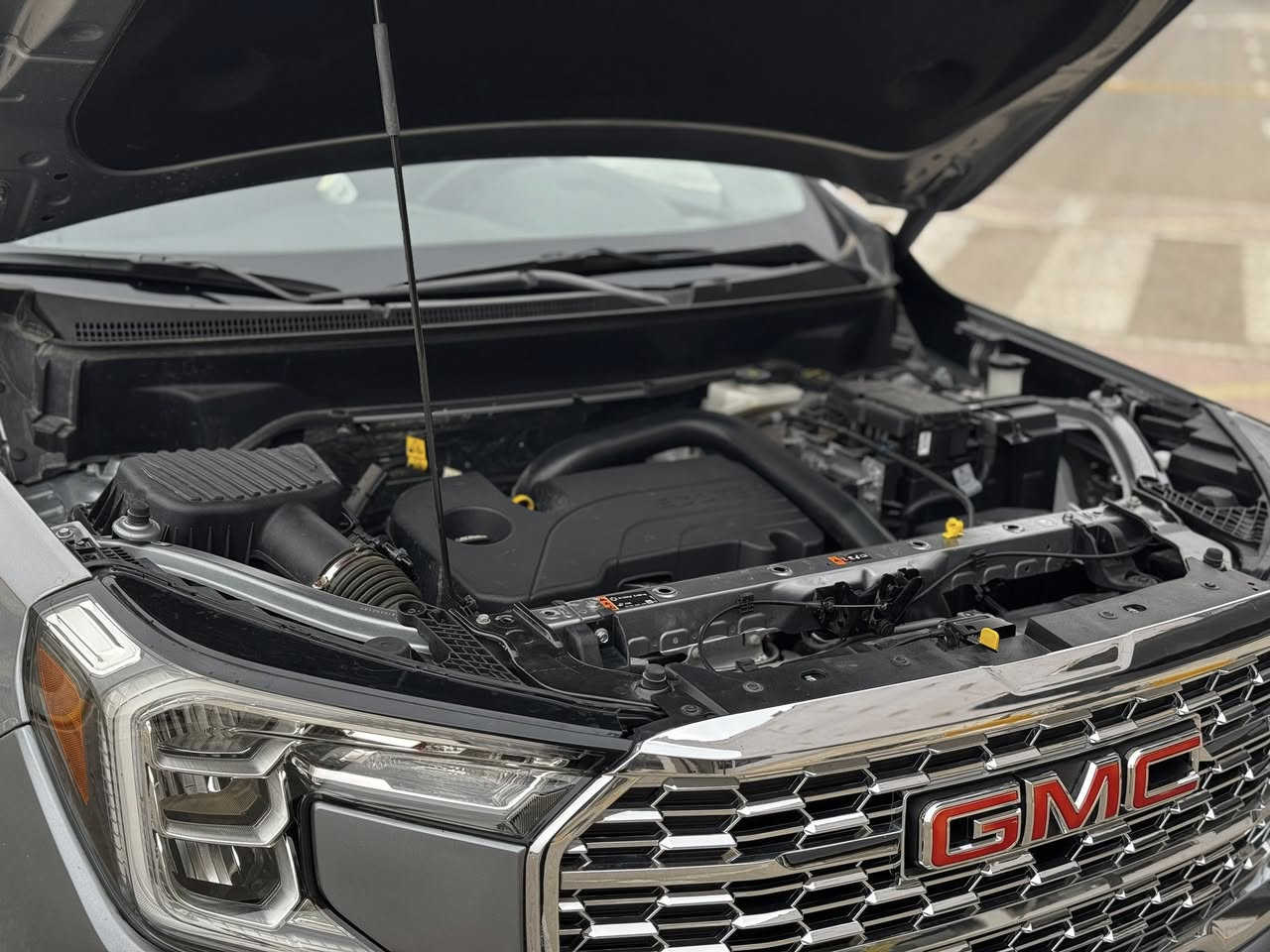 🚘 GMC Terrain وارد أمريكي للبيع
📍 رقم أربيل – تحويل مباشر أو وكالة
📅 موديل 2024
📏 الممشى: 19 ألف فقط

🔹 حادثة خفيفة باب السايق (مبدل أصلي)
🔹 إضافة بارد بخشم البنيد والجنطة (PDR)
🔹 مي + راديتر + تبريد + مراوح كلهن شركة
🔹 السيارة بحالة الوكالة شرط الجديد

📍 الموقع: النجف الأشرف
📞 للاستفسار واتساب / اتصال: ***********

❗ فقط الشراي يتصل – بدون مراوس
