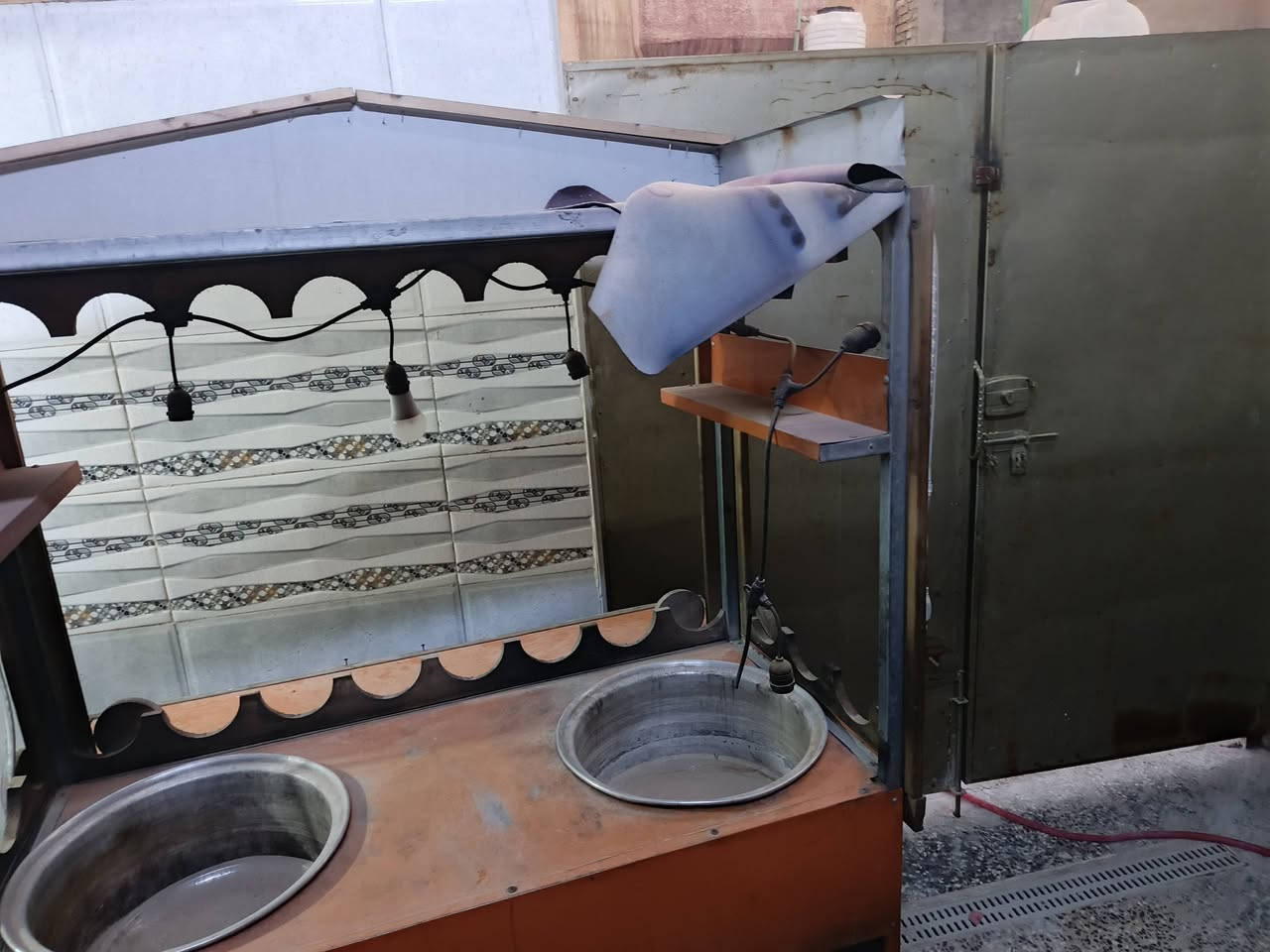 عبرانة للبيع نشرات و جدرين و بريمزات بيهة و صوندة السعر اتصال على هذة الرقم ***********
