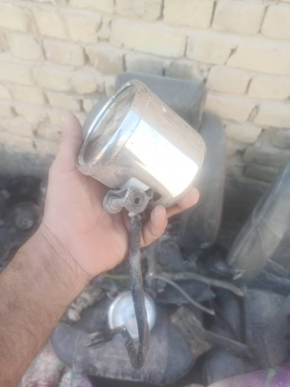 السلام عليكم
غراض ستدللبيع عقل اصلي ابلادي عافحص فصله 90 وبي مجال لايت اصلي 20 كيج سرعه عالفحص 25 والجاملغ هوه والبك لايت ب15
توصيل موجود***********
