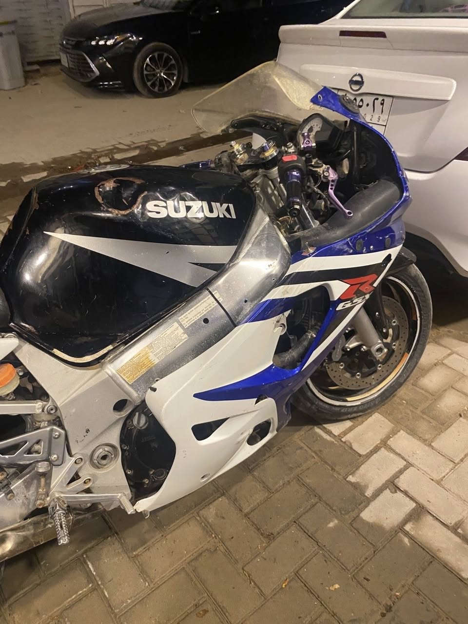 سلام عليكم دراجه جكسر 750cc krr ابيعلكياها كوم حديد انطيكياها طافيه وانت روح عمرها دراجه بيها بل نمره الثانيه خرخشه بل كير وباقي نمر فول نمره اوله بطناش ويراد تبدللها راجز مال سلف علمود تصير عندك نكره بصمه واضملك المحرك انطيك وياها سويج نحاس سكيورتي الاصلي مالتها 
دراجه تفيدك تعمير اذا الك واهس 
مالك واهس بيعها تفصيخ غراضها غاليه 
رايدها ب واحد وخمسميه  وبيها مجال بسيط  او مراوس تي ماكس للستفسار خاص


**إذا كنت صاحب هذا الإعلان وتريد حذفه لأي سبب، رجاءا أرسل رسالة إلى الدعم الفني**