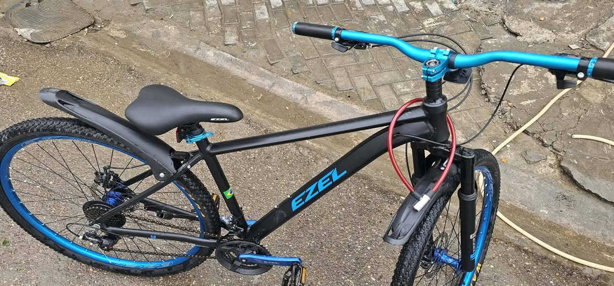 السلام عليكم بايسكل بايك برازيلي نضافه 100/100 كامل ملحقات بسعر 190 وبيه مجال  حي النصر شارع المستوصف رقم الهاتف ***********
