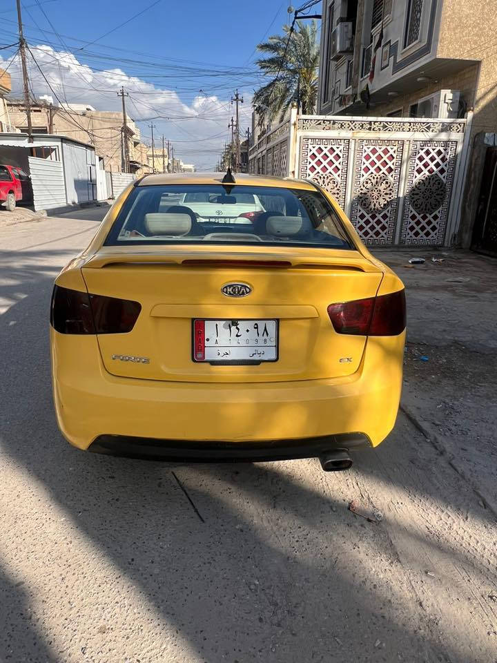 السلام عليكم فورتي موديل 2011 محرك 2000 دوش رقم ديالى مشروع وطني السعر 88 وبيها مجال ***********
