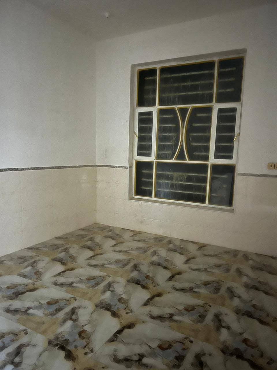 سلام عليكم بيت للايجار بالمهندسين بناء حديث مطلوب عائله صغيره موظفين نفرين كون اتحافظ على بيت ***********
