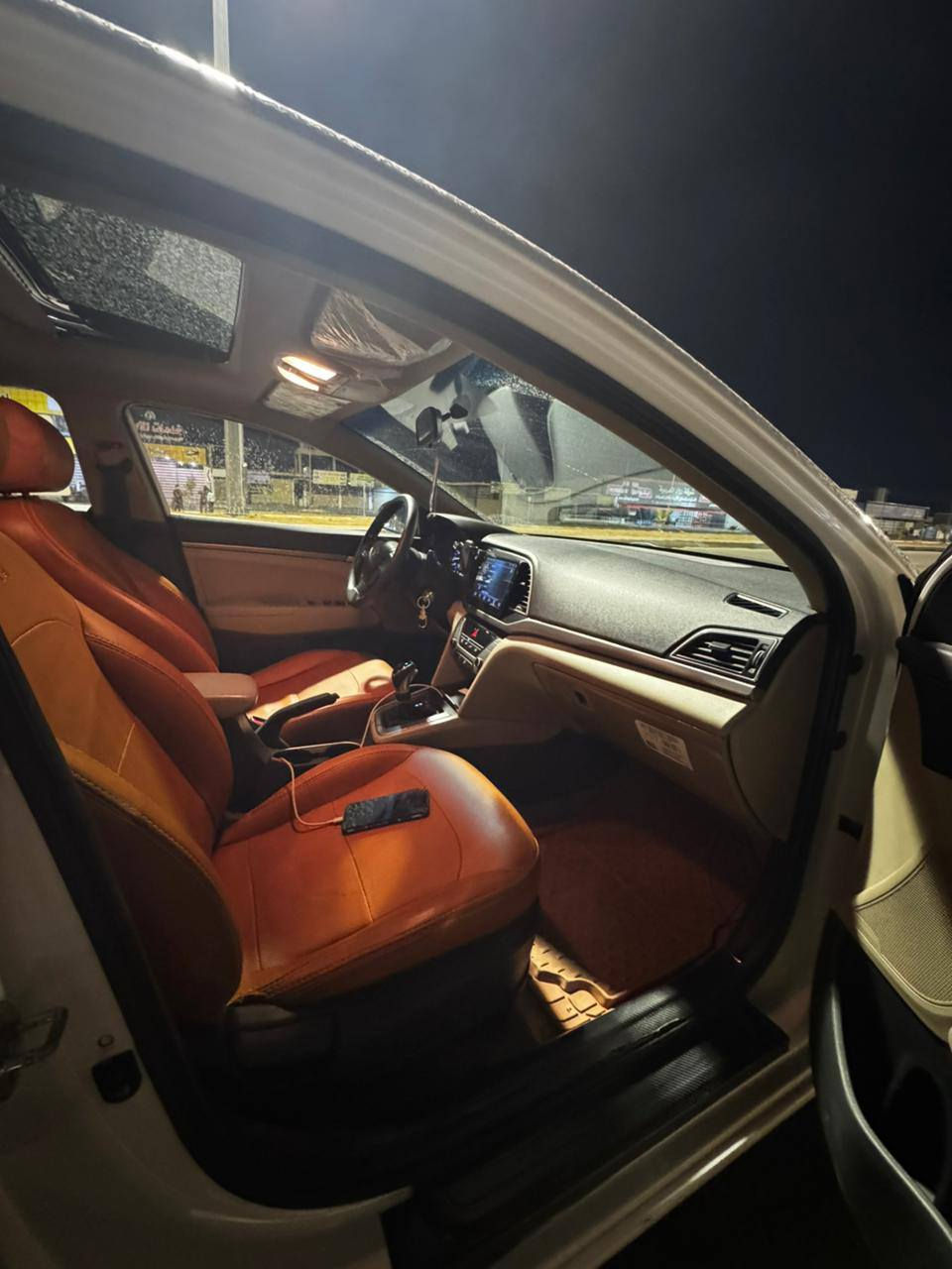 #هيونداي النترا 2018 خليجي
🙅🙅
 فول 1/1 عده البصمه 
كشنات جلد اصلي 
فتحه سلايت  
فول تحكم استيرن
مري شفط وترحيب 
شاشه جبيره 
داخل صاج 
قطعتين تبريد 
نضام سبورت 
حساس اصلي 
يدات نيكل 
محرك 2000 دوش 
اربعه دسك 
مكفولة كفالة عامة 
مكان السياره الأنبار الرمادي 📍
للاستفسار الاتصال على الرقم 
***********
