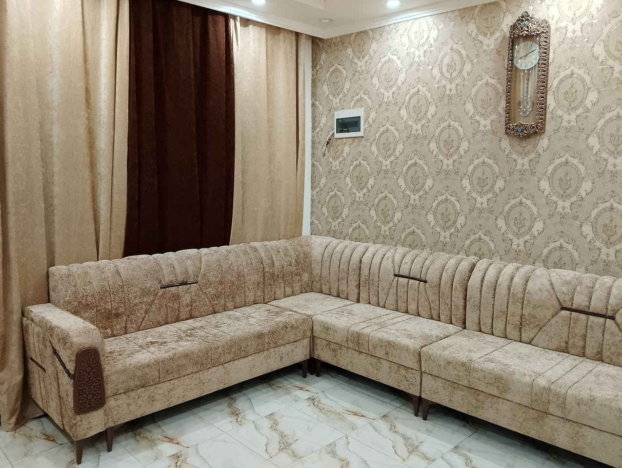 ديوان 9 مقعد تفصال عراقي الصنع خشب بلوك جديد غير مستخدم قماش هاواي خاولي القديفه السعر 300 قفللل
*********** واتس 
***********
