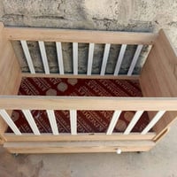 تخت اطفال • متحرك • قابل تفاوض