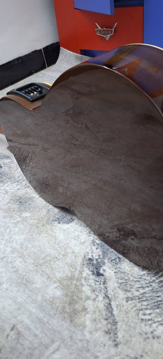 كيتار للبيع كيتار اسباني الهامبرا للبيع c1  بي ايكولايزر اصلي) سعر الجديد بل محلات ٦٣٠ الف بدون ايكولايزر ومو نفسة هم لان من اسبانيا دازي .سعر البيع ٤٠٠ الف وبي مجال ويا جنطة و ثنين كابو و كيبل جك يوجد توصيل الكيتار صناعه يدوية الي يحب يسمع صوته يعلق ادزلة صوته


**إذا كنت صاحب هذا الإعلان وتريد حذفه لأي سبب، رجاءا أرسل رسالة إلى الدعم الفني**