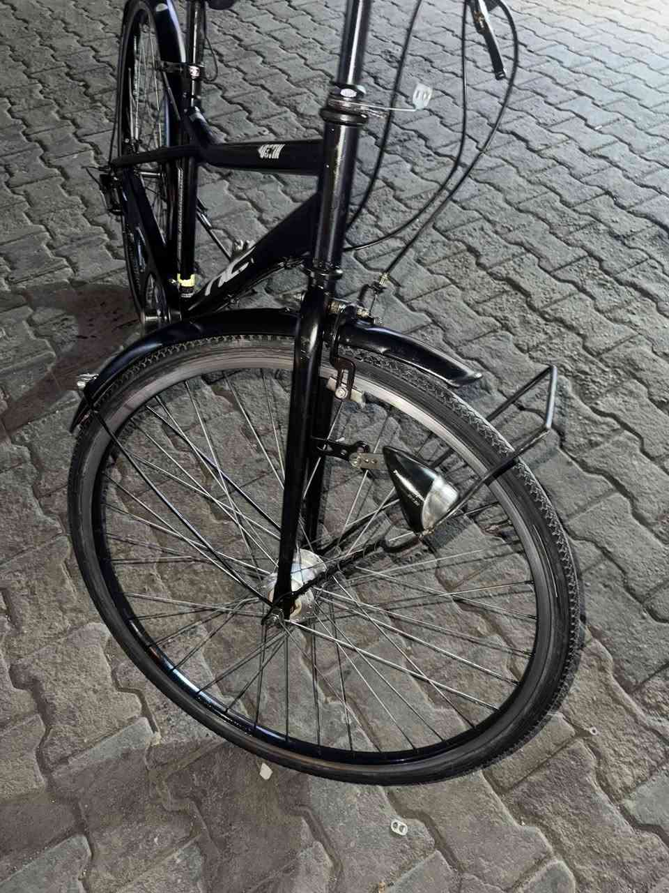 🔹بايسكل حجم ٢٧ للبيع 🔹
نظافته كدامكم مثل ما تشوفون

• بي كير وبي بطيخة داينمو حساس

• التايرات بلادية مال البايسكل

• البايسكل موجود بالكاظمية وتوصيل موجود

• سعرة ٩٠ الف 

• للاستفسار اكثر الاتصال 

***********
