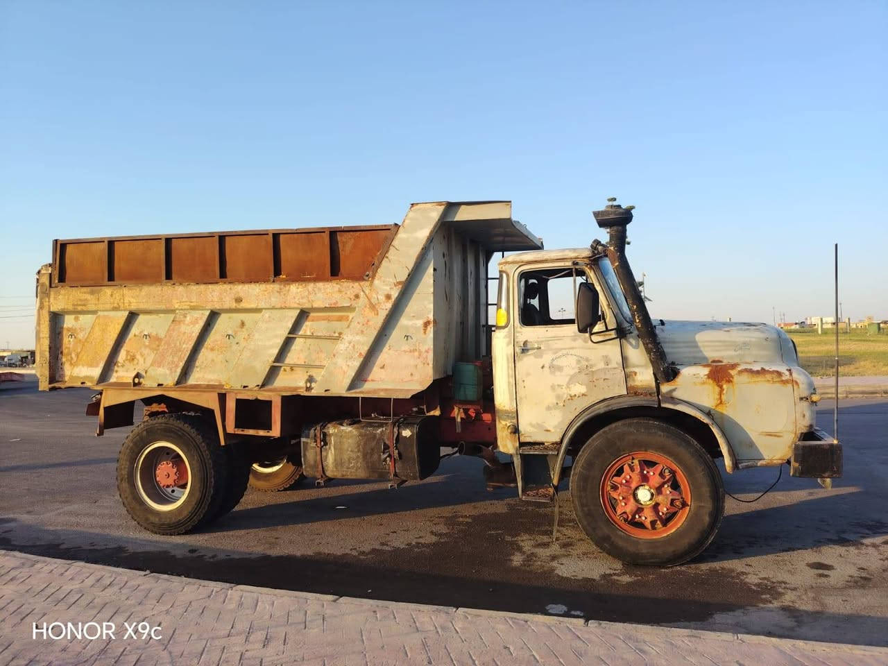 للبيع مان محرك بي تبخير كير شرط كسل شرط قم بصره لماني مشروع وطني نتهاء السنويه الى 2029 تخم تاير خلفي جديد السعر 50 ورقه وبي مجال بكان صلاح الدين تكريت فلكه فرسان العلم ***********
