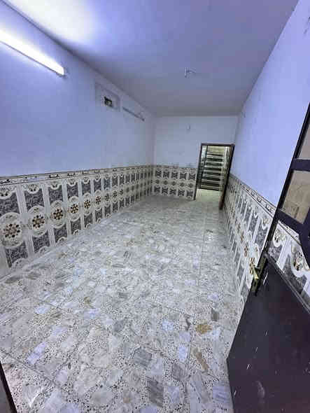 يا الله 
مشتمل #لليجار مساحه 60  متر 
سعر اليجار 450🔒
يحتوي على استقبال وحولي و مطبخ
والطابق الثاني  غرفت  نوم مع بيتونة وسطح
📍عنوان المشتمل : الشعب - ضباط الكويتي خلف شارع عدن  للاستفسار التصال 
 *********** 📞
مكتب القريشي
