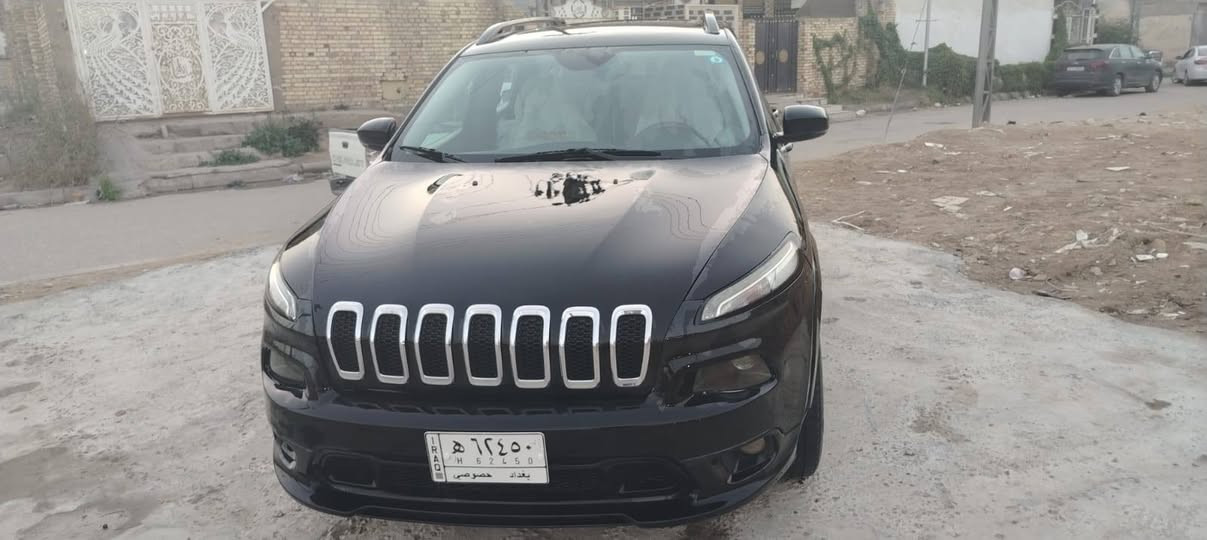 السلام عليكم
جيب فول مواصفات 2017
بلاك توب مكينة 6 سلندر 3.200
رقم بغداد، السعر: 125$
3 بصمات، تشغيل عن بعد، جنطة كهربائية
حادثها جاملغ وبنيد جهة السايق، الجاملغ والباب عكس السايق مصبوغات اثر شخوص بدون حادث السونار مرفق مع الصور.
مكاني محافظة ميسان 
للأستفسار
***********
***********
