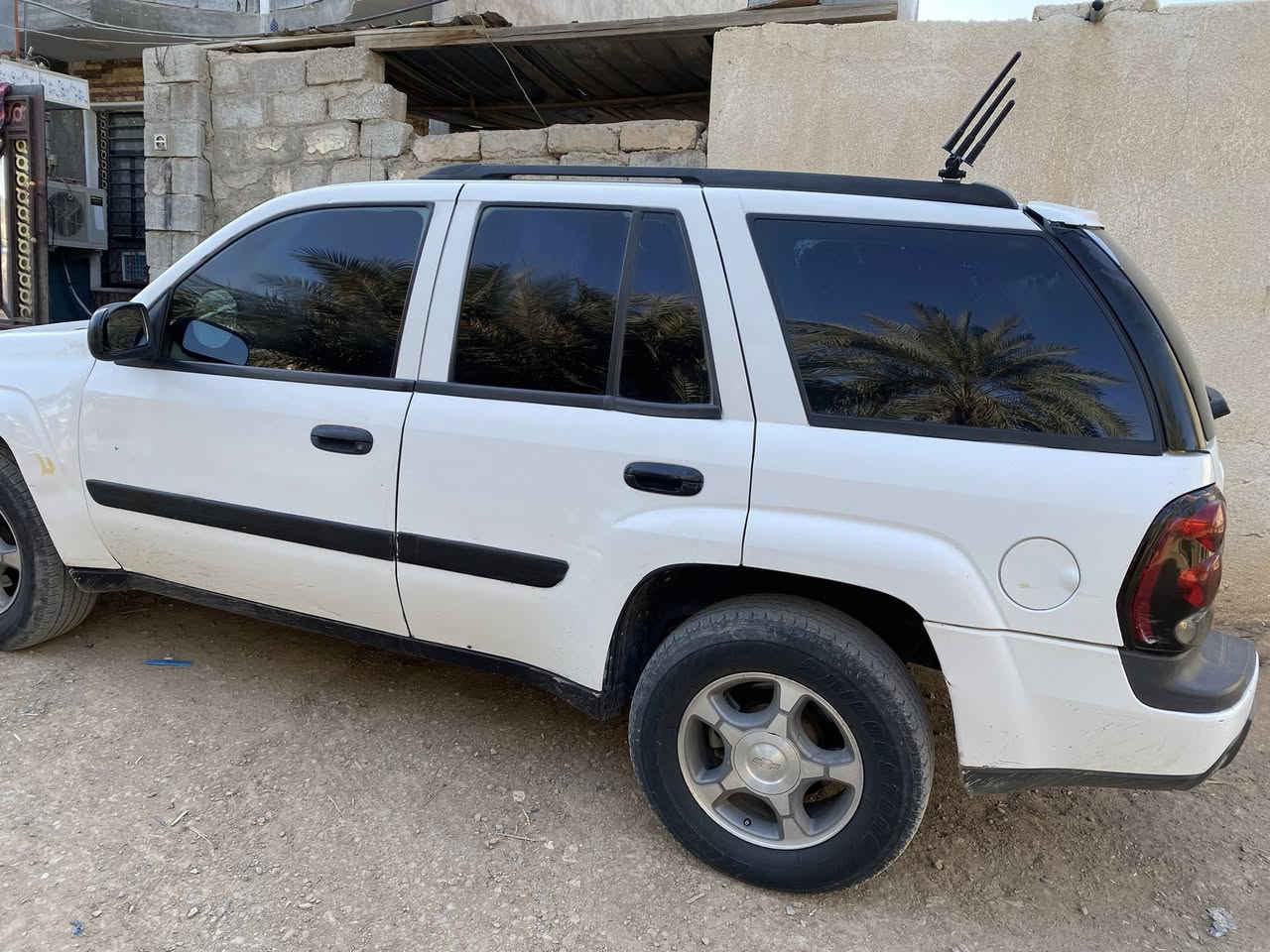 بلايزر مزاد ديالى جاهزة للاخير شاشة دوشمة كاعية جلد ماشيا ١٤٧ الف فقط بيها قطع صبغ مكانها ديالى وماشين بمعاملة الرقم سعرها ٥٥ ورقة وبيها مجال قليل ***********
