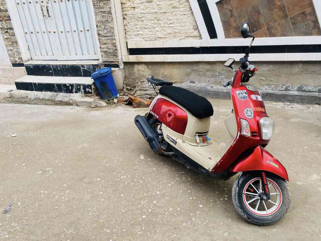 بوليس للبيع دراجة نضيفة
مناقصهة كلشي 
دراجة نكرة سلف من صبح 
مابيهة اي نقص كاملة من كلشي 
مكاني  بعقوبة 
وهاذا رقمي ***********
