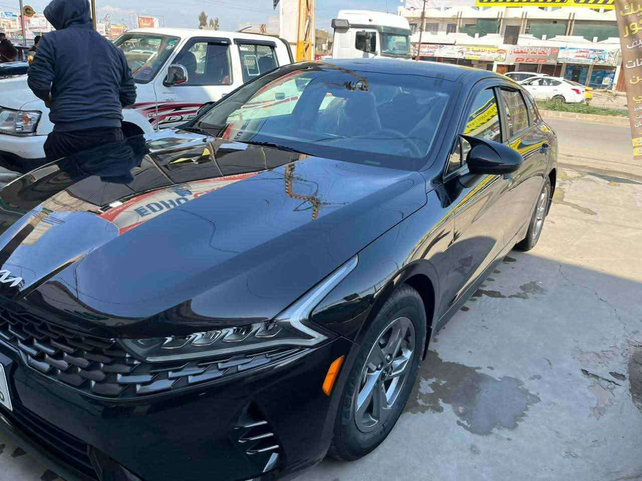 K5 موديل 23 نوعها LXS
لون اسود بصمه محرك 1600 تيربو
رادار امامي رادار جانبي
سياقه ذاتيه تحديد مسار توقف ذاتي
مصابيح اماميه تقنيه LED
الضرر جاملغ تبديل بدون ايرباك وبدون دواخل
بارد بحافه الباب مال السائق بدون صبغ
السعر 175 بي مجال
الرقم/*********** Singapore
