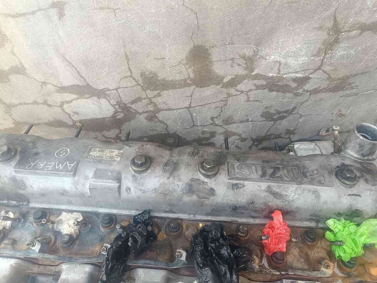 السلام عليكم مكينه ازوزه للبيع ٦سلندر حجم ١٠٢ .
***********
