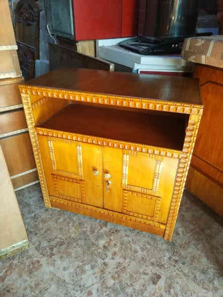 ٥٠ الف عرض ٨٠ سم ارتفاع ٨٥ وعمق ٤٠ سم. بيها قفل ورف صاج وزان ونظافة كما هو موضح في الصور *********** كورك *********** موصل مصارف
