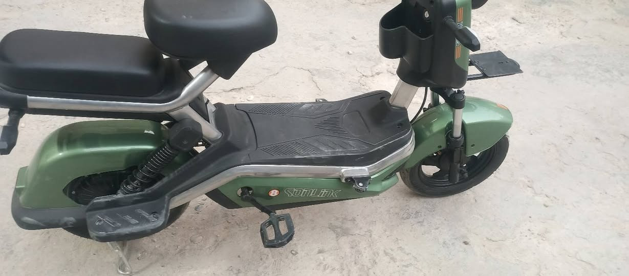 دراجه للبيع بسعر مناسب دراجه جديده مكاني حي الرئاسه شارع عشرين رقم ***********
