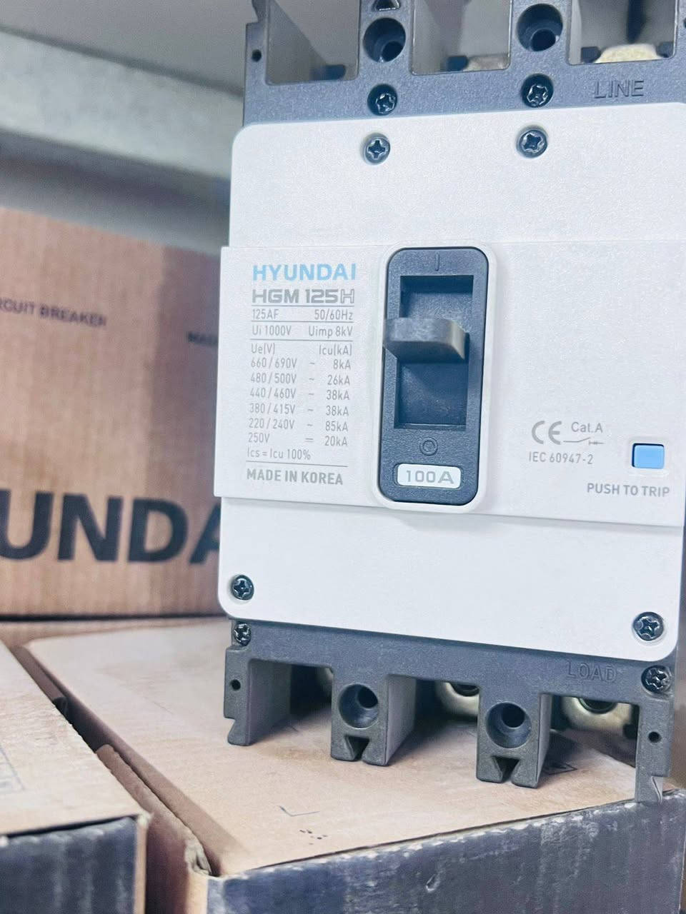 بسم الله الرحمن الرحيم
السلام عليكم ورحمة الله وبركاته 

يتوفر كل المواد الي تخص للسيطرة 👍

      ( جديد.).  ،🚧. ( بالة اصلي )

  

قواطع دورة 💮جميع الامبيرة 🪛🅰️🅱️🅱️ + الشنايدر. ✅✅. + LS🪯

والكونتكترات. بانواعها. 🪛🅰️🅱️🅱️ + الشنايدر. ✅✅. + LS🪯

*********** ،اتصال ☎️.\ واتس اب 

عنوان 🧰. بغداد._الشورجة_ عكد النصارة 

يتوفر توصيل الكافه محافضات العراق
