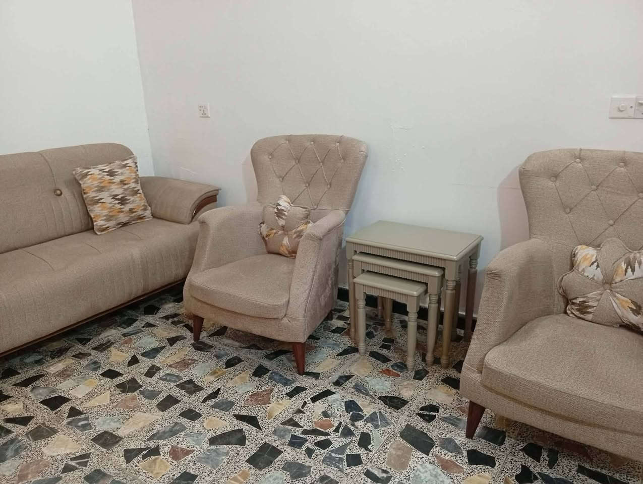 تخم للبيع  بعده جديد كلش حتة الوصل موجود بالصور صار شهر بالظبط من اخذناه سبب البيع انتقال لبيت ثاني أصغر
اشترينه التخم والطبلات ومعرض التلفزيون يعني استقبال كامل اخذناه بمليون و275 الف
ابيعهم كلهم بمليون وبيهم مجال بسيط
 رجاءاً بس الشراي يدخل خاص 
تخم للبيع  بعده جديد كلش حتة الوصل موجود بالصور صار شهر بالظبط من اخذناه سبب البيع انتقال لبيت ثاني أصغر


**إذا كنت صاحب هذا الإعلان وتريد حذفه لأي سبب، رجاءا أرسل رسالة إلى الدعم الفني**