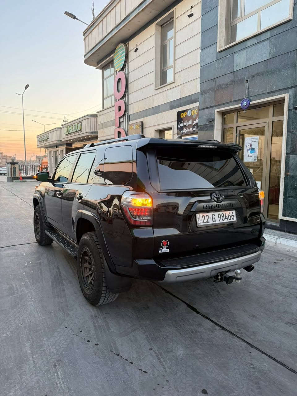 السلام عليكم
TOYOTA 4RUNNER TRD off Road Premium 
تيوتا 4رنر 
وراد أمريكي 
موديل 2022 
محرك 6 سلندر 
مواصفات TRD Off Road
فول مواصفات 1/1
فتحته (سلايت )
بصمه 
دبل اكسل (4*4)
شاشه كبيره 
اربع كامرات 
كشن جلد كهرباء 
داخل اسود 
رادار امامي وجانبي 
تحديد سرعه 
نظام KDSS
5 راكب 
ماشي 67 الف كيلو متر 
رقم أربيل 
 
سياره كلين تايتل  كندي مكفوله من كلشي 
السعر 400 $ وبيها مجال 

مكان السياره واسط العزيزيه 

***********
***********
