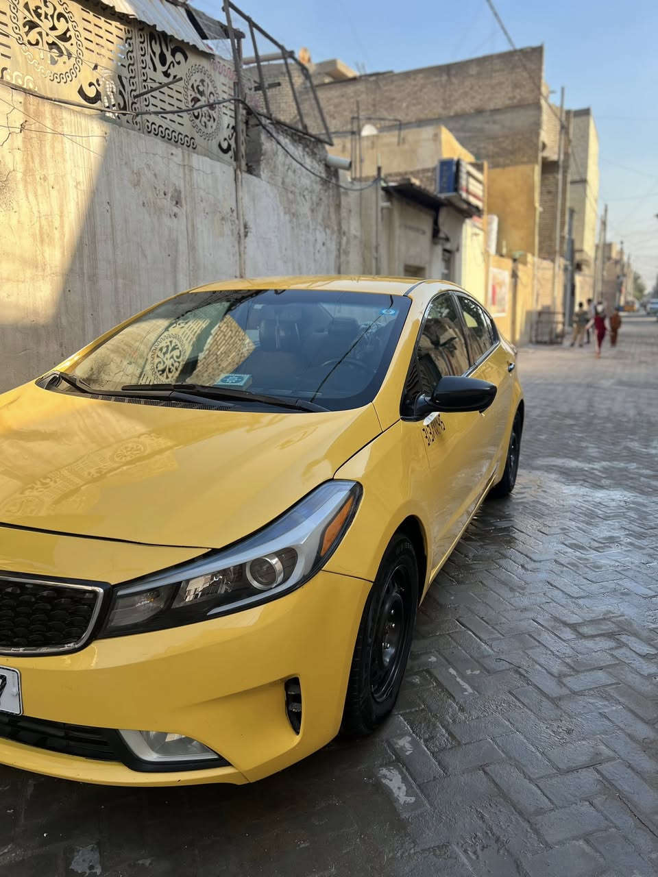 سلام عليكم
فورتي 2017 sالسياره ليبل واحد ما عدا البنيد مبدل 

تخم تاير جديد منضومه زنون السياره كامله من كل النواحي كير جديد قبل شهر شديته مكينه2000دوش لا تنقيص لا تبخير السياره خير من الله وسونارها موجود السعر 120وبيهه مجال 

الهاتف ***********
