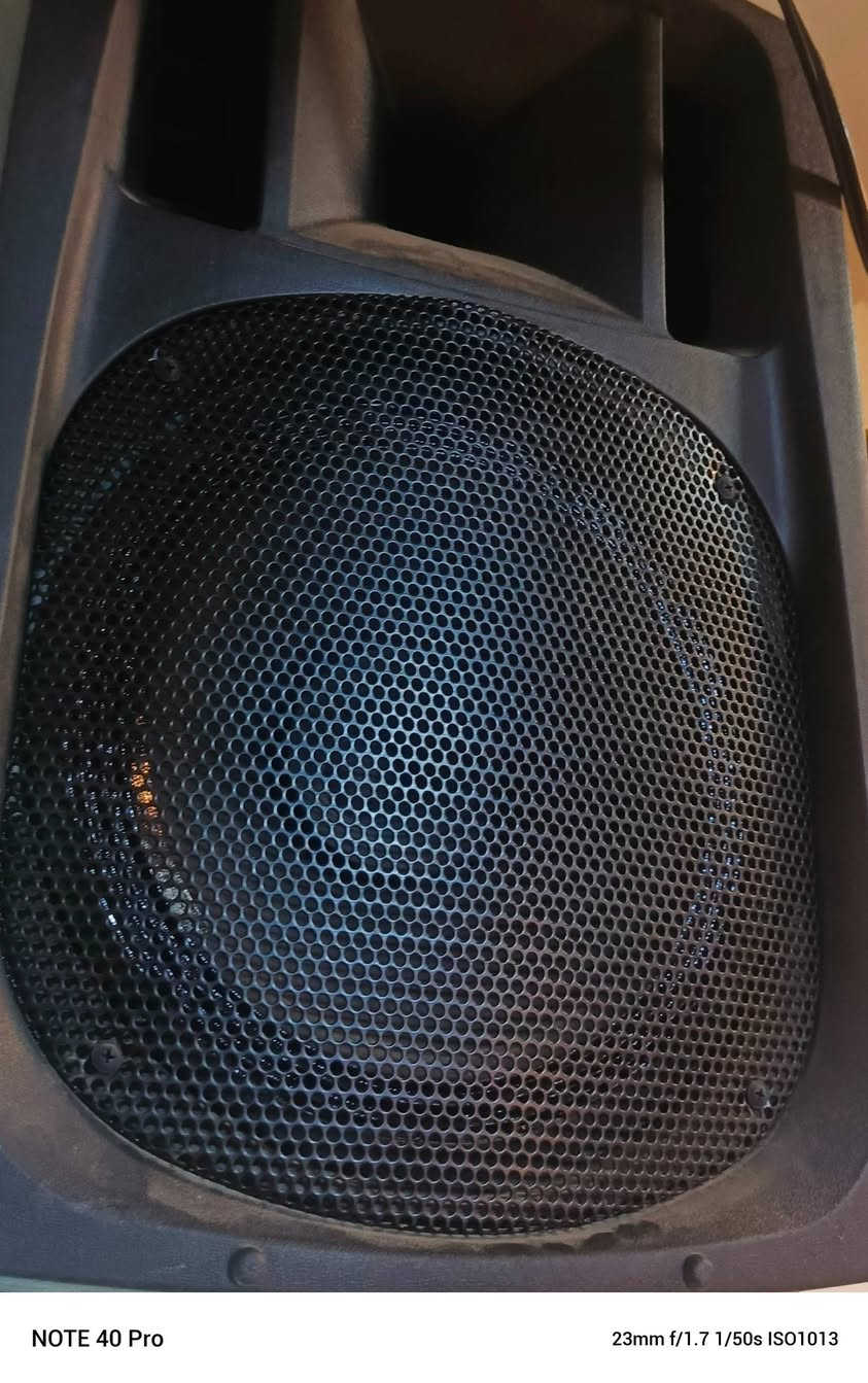 جهاز مكسر +سماعات w12اثنين للبيع شرط الشغل ونضاف
***********
