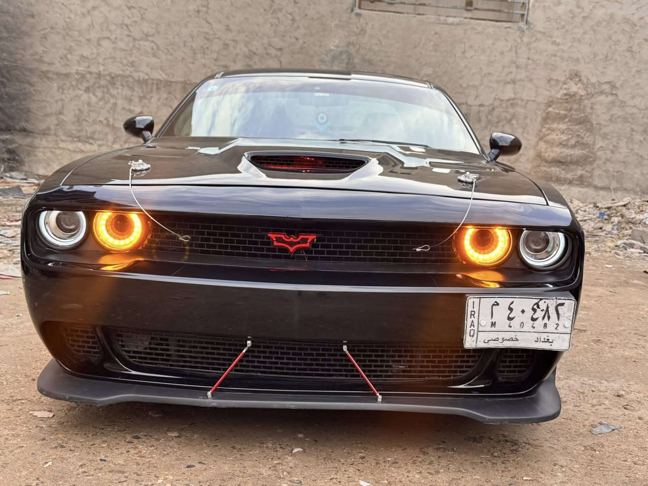 تشالنجر موديل 2017 
مواصفاتها 
تشغيل عن بعد
شاشه كبيره + كامرة 
ويل 20 
ويل كب نجمة خسفة قويه 
و بعد مواصفات SXT المعروفة
كير مكينه مكفول
حداديه السياره جيدة 
كشن كهرباء 
بنيد هيلكات 3 فتحات 
تبريد ثلج ماشاءالله 
مكان السياره بغداد
***********
