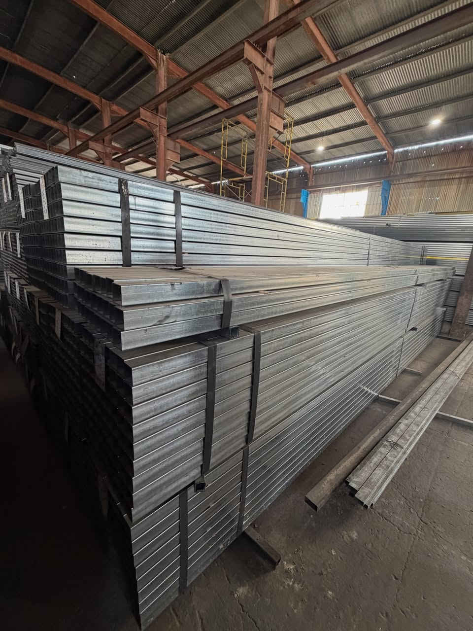 🔵 عرض خاص لهياكل الطاقة الشمسية 🔵  

نوفّر هياكل حديدية قوية ومضمونة لتنصيب منظومات الطاقة الشمسية:  

✔ حديد قياس 80×80 و40×40  
✔ سماكة 1.5 ملم و1.85 ملم  
✔ حديد مغلفن بالكامل لمقاومة الصدأ والعوامل الجوية  
✔ لحام متين ودقة في التصنيع  
✔ مناسب للأسطح والمنازل والمشاريع  

💪 جودة عالية لضمان ثبات الألواح لسنوات طويلة.  

📍 بغداد  
📞 للاستفسار والدعم الهندسي: ***********  
📞 قسم المبيعات: ***********  

ENG.OMAR  
متخصصون بتنصيب منظومات الطاقة الشمسية وهياكلها.
#حديد #solar #طاقة_شمسية #طاقة_متجددة
