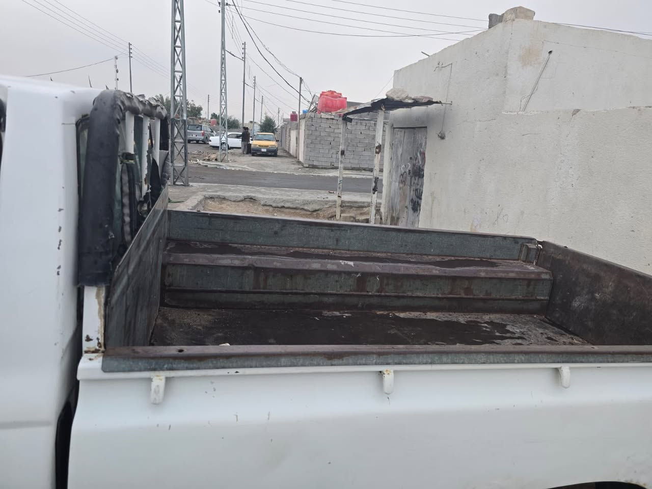 سلام عليكم بيكم نيسان تك موديل 2002 البدي 5حلقه   رقم بغداد الماني مكفوله من الكص ونقل مكينه 2400كير عادي كفاله تم تاير حداده جديده كهربايات كلها شغاله السعر47 مكاني بصره ***********
