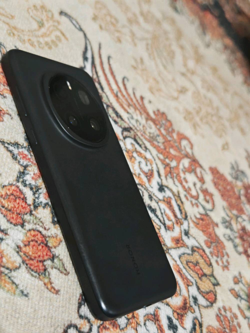 HONOR Magic7 pro
نظافة فول، ملحقات كاملة ، ذاكرة 512/12
السعر 850 الف  قفله 825 الف من الاخير 824 ما يصير  بيع او مراوس بس( s25 ultra) 
مكان بغداد /الدورة ماعندي توصيل اخوان 
***********
الشراي يتصل ع الرقم او واتساب ويتدلل ما متواجد بالفيس
