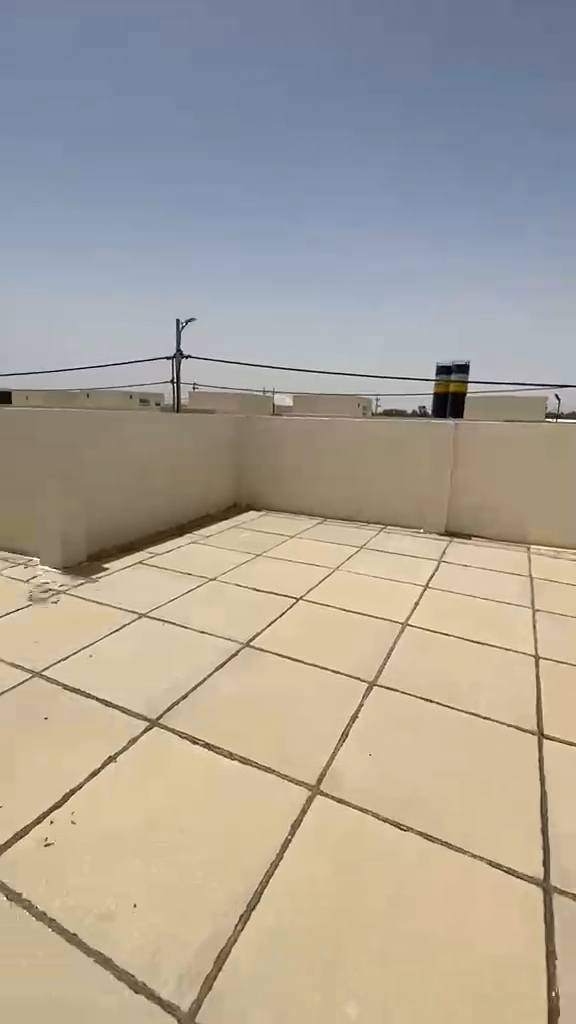 دار لبيع في مجمع الزهور مساحة ٢٠٠متر واصل نقد جاهز لسكن تفاصيل اكثر ***********
