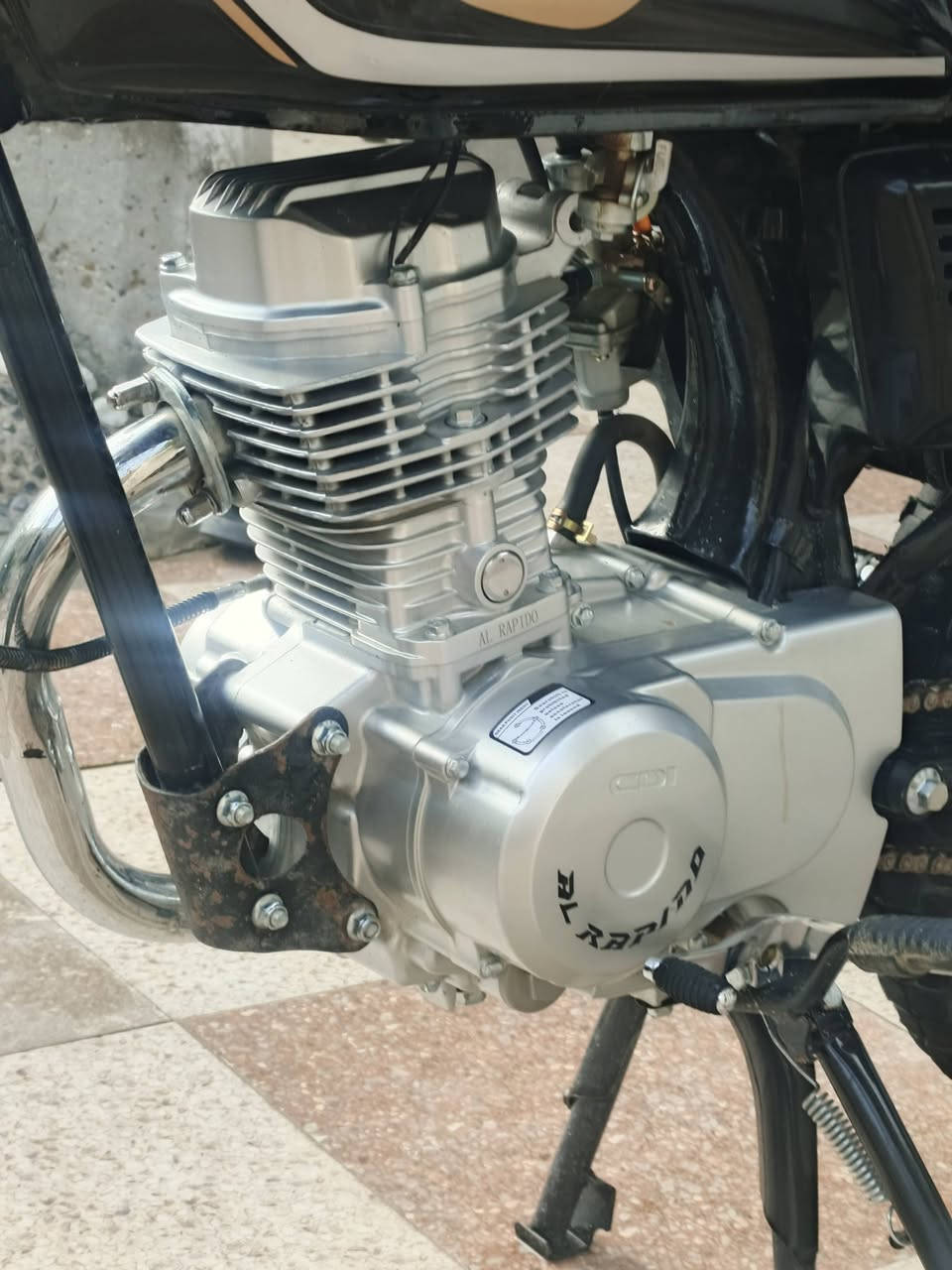 دراجه البيع تعمير كله صلي مكينه ربيدو شلعه ومعدل دراجه موديل 2027 حلوه شوف بي عينك نصبه كبلك الدرجه ريده 850 وبيه مجال الشراي يتصل ***********
